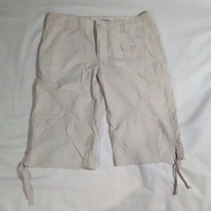 Columbia women's light weight bermuda shorts SZ 8